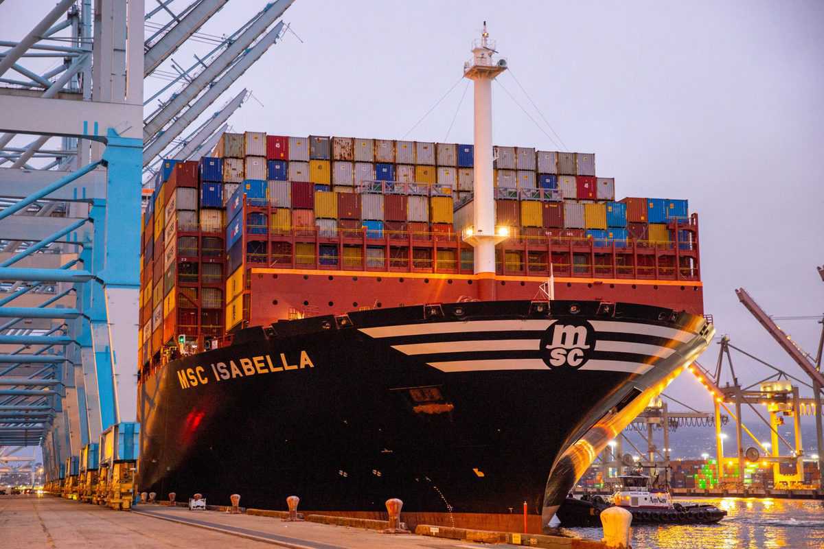 Port of LA secures record month with 961,833 TEUs