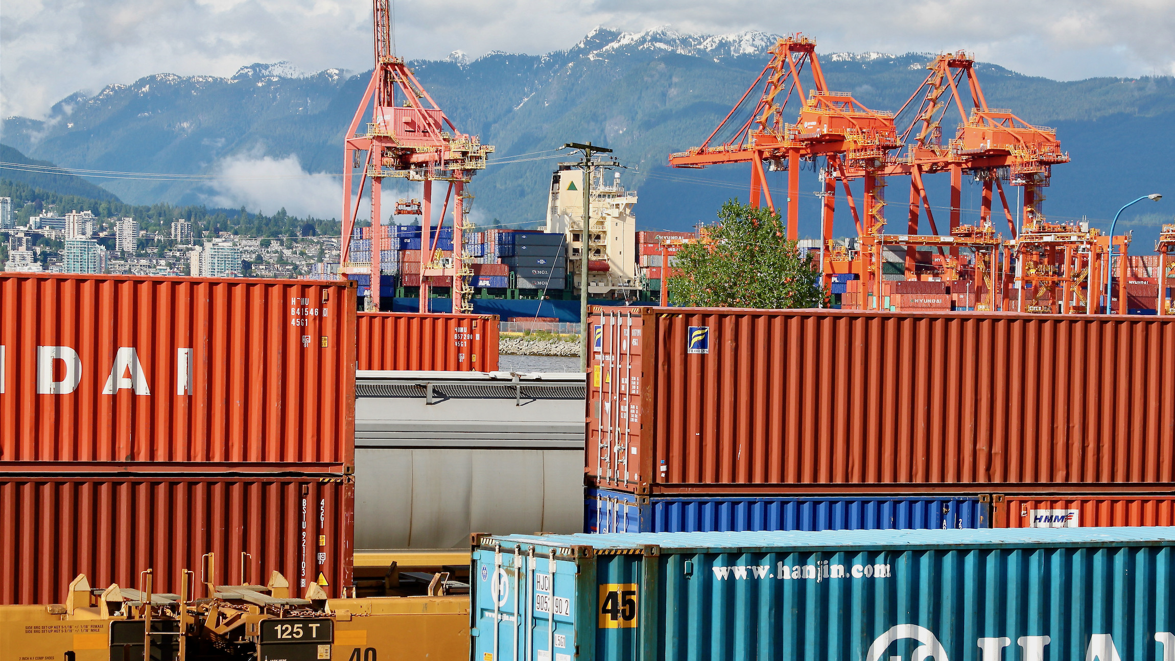 Port of Vancouver congestion mounts despite resumed rail service Port of Vancouver congestion mounts despite resumed rail service