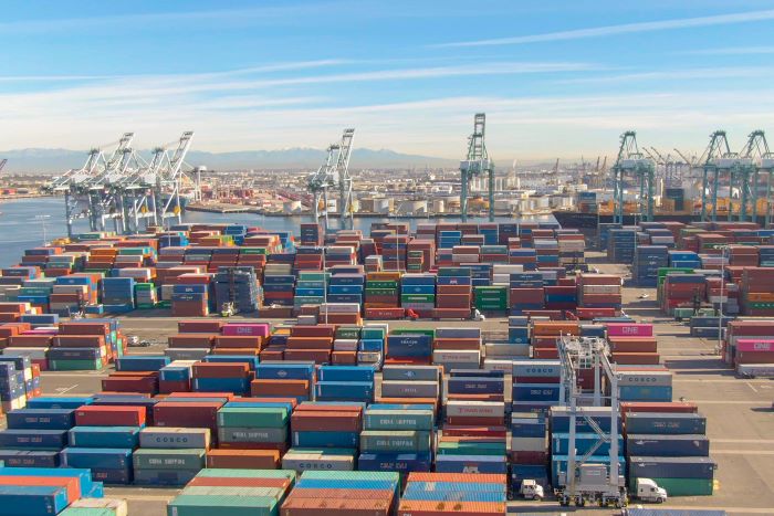 U.S. retailers, Maersk sound alarm on August import volumes (sub. required) U.S. retailers, Maersk sound alarm on August import volumes (sub. required)