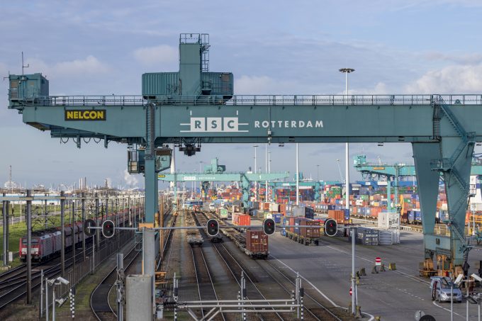 Congestion in China's ports puts the brakes on European intermodal traffic again