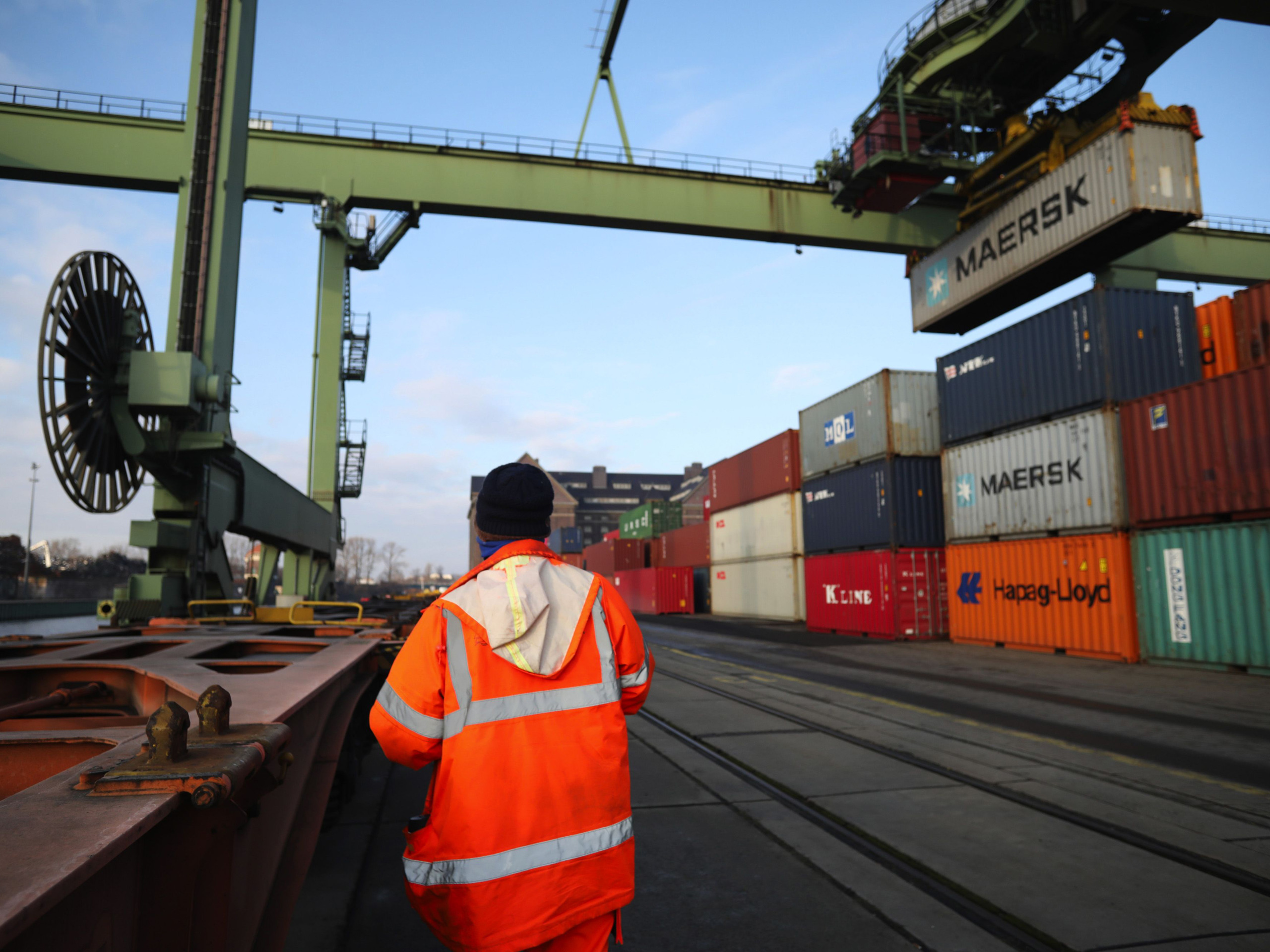 West Coast Ports, Dockworkers Face 2022 Clash Amid Port Snarls