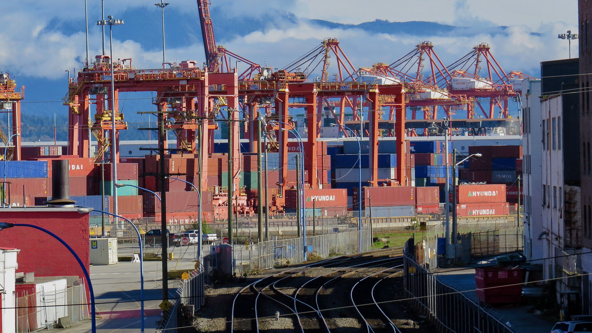 Flooding cuts off Port of Vancouver rail service Flooding cuts off Port of Vancouver rail service