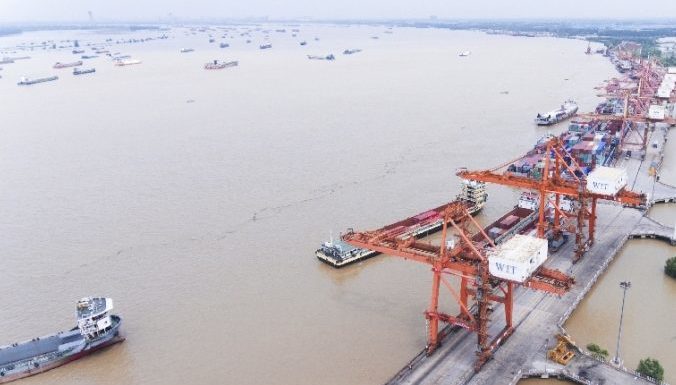 Traffic backs up along the Yangtze as pilots are required to quarantine