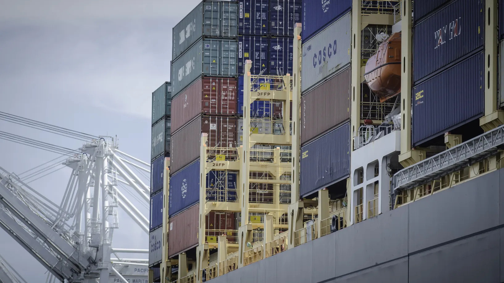 Ports of LA, Long Beach clear containers, set January records