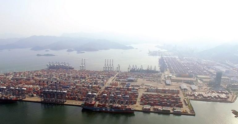 Containership queues grow at Asian ports