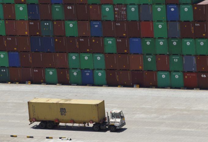 Carriers hunt alternative ex-SE Asia cargo as lockdowns hobble China ports Carriers hunt alternative ex-SE Asia cargo as lockdowns hobble China ports